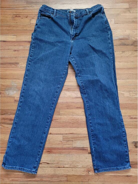Lee Denim - Lee Relaxed Straight Leg At The Waist - Women's Size 16 Long 98% Cotton